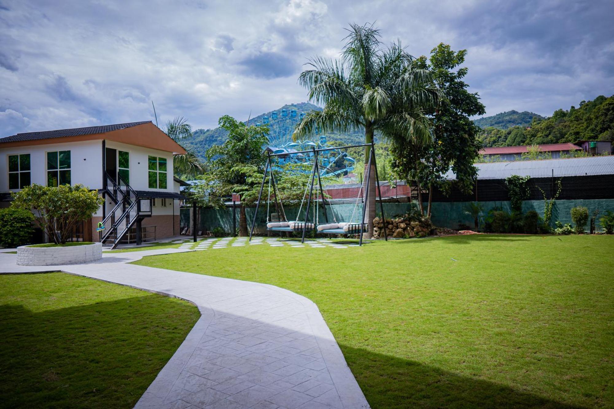 Majestic Lake Front Hotel & Suites Pokhara Exterior photo