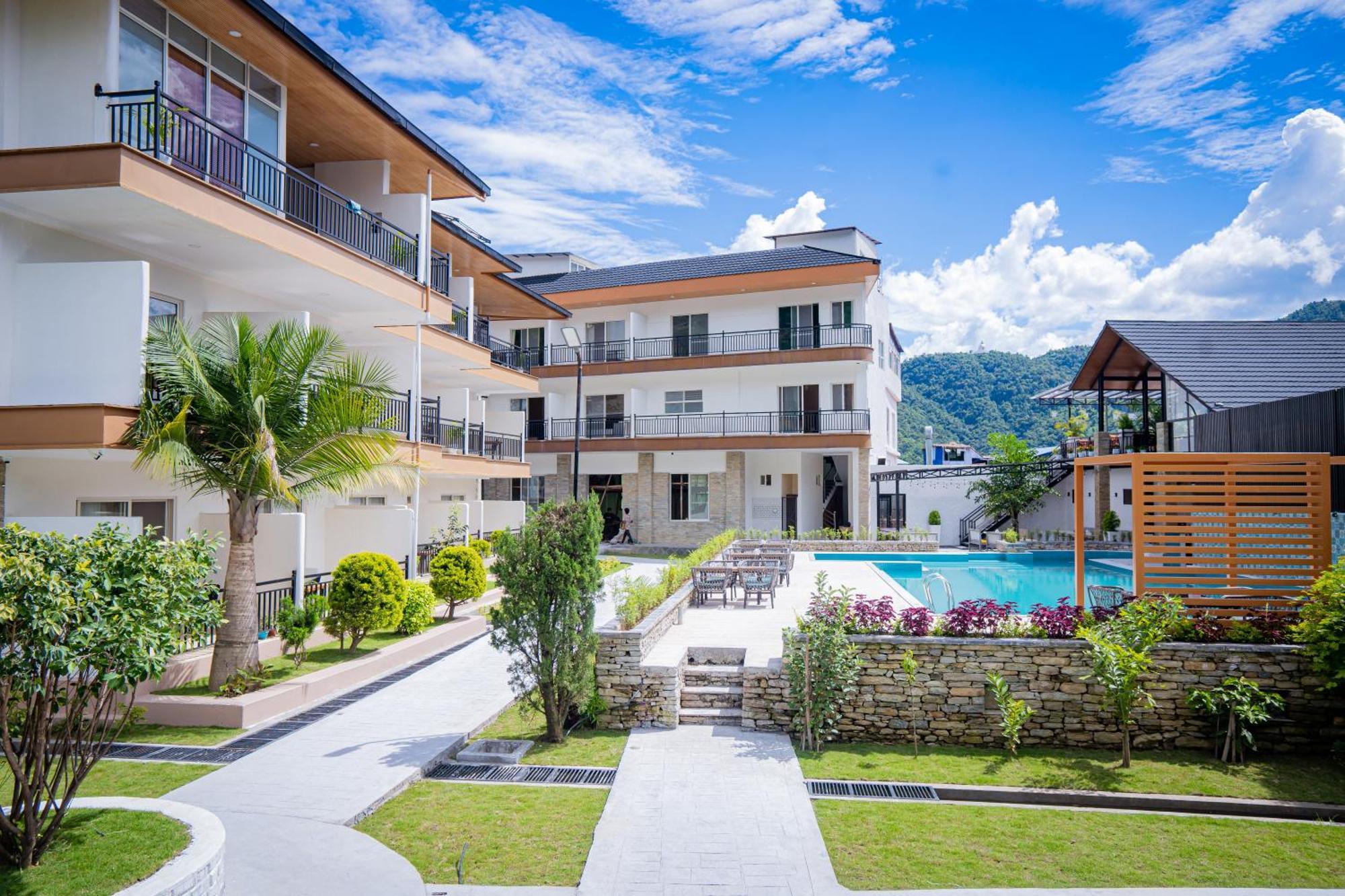 Majestic Lake Front Hotel & Suites Pokhara Exterior photo