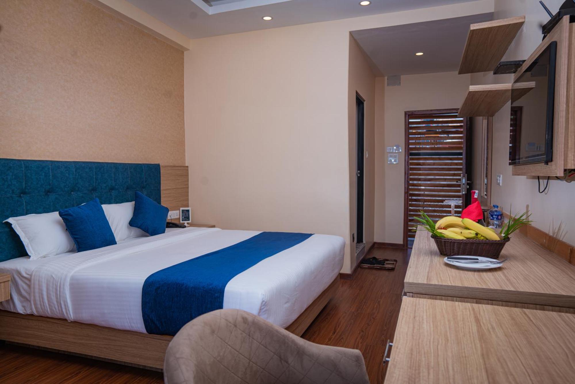 Majestic Lake Front Hotel & Suites Pokhara Exterior photo