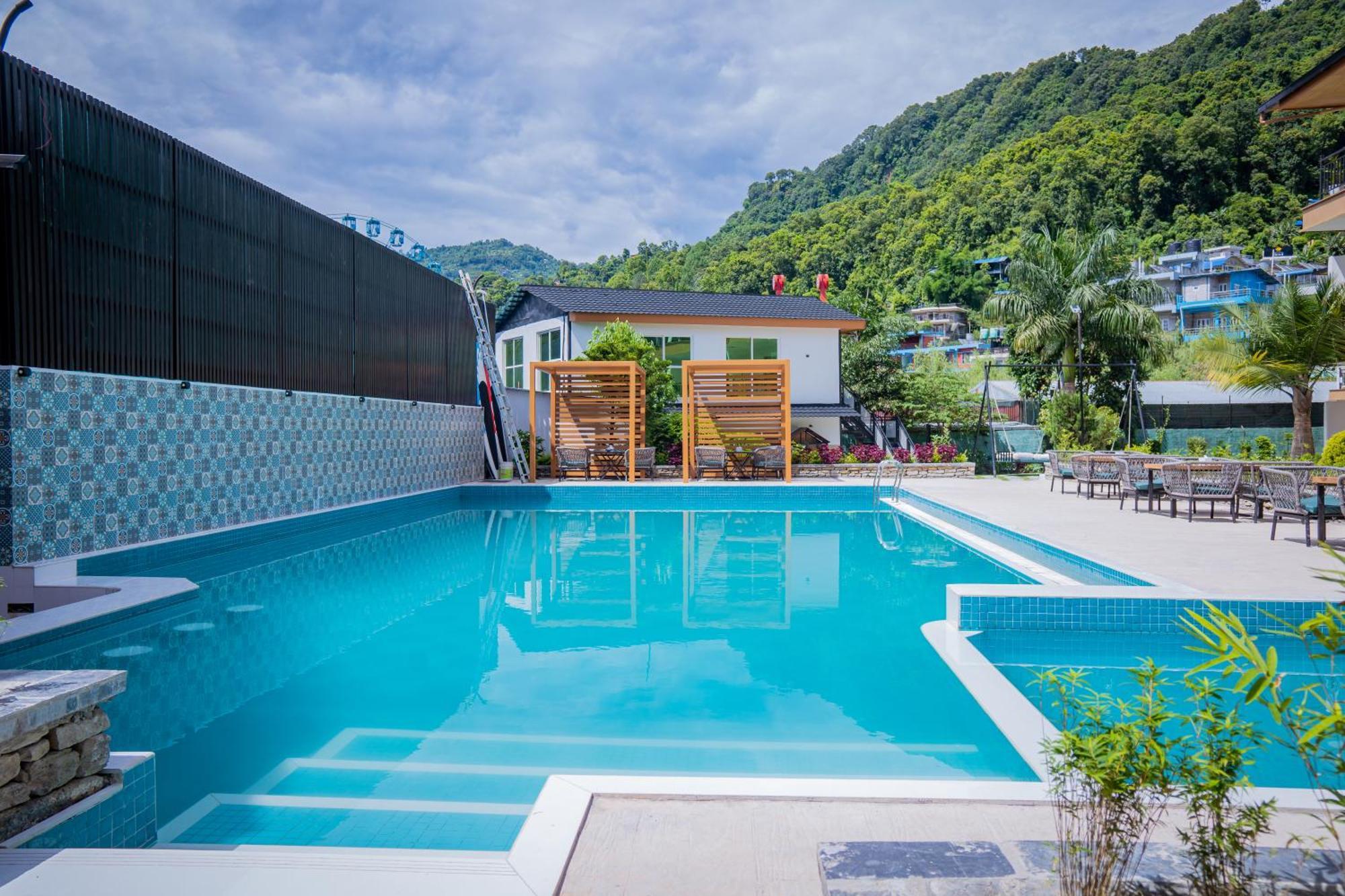 Majestic Lake Front Hotel & Suites Pokhara Exterior photo