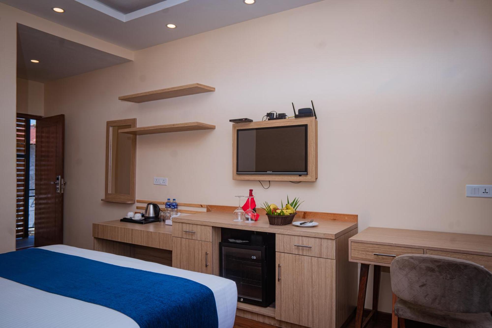 Majestic Lake Front Hotel & Suites Pokhara Exterior photo