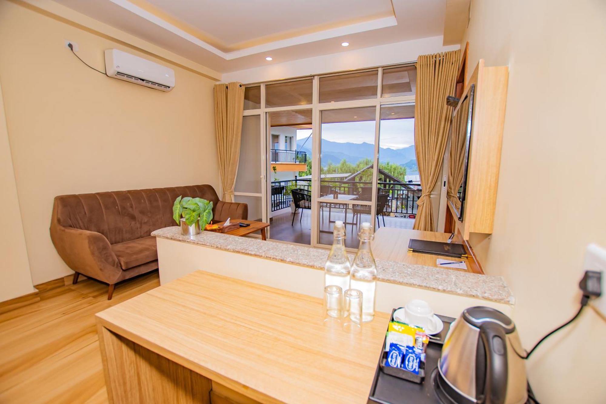 Majestic Lake Front Hotel & Suites Pokhara Exterior photo
